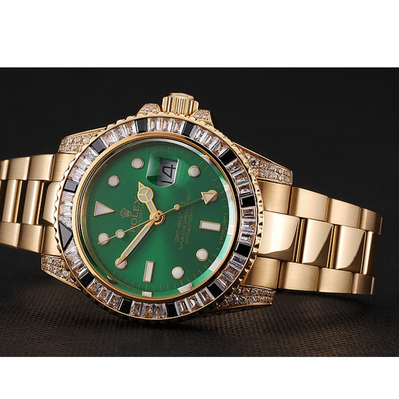 Aaa replica watch Rolex Stone 1453748 GMT II Case Swiss Set Gold Bezel Bracelet Green Dial And Master 0521